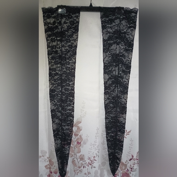 Lingerie set - Picture 2 of 2